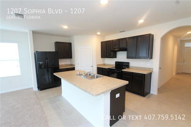 Foto del edificio - 1207 Sophia Blvd