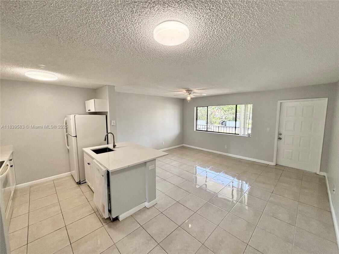 Foto principal - 1822 Meadows Cir W