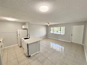 Building Photo - 1822 Meadows Cir W