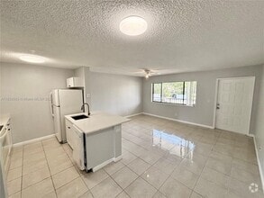Building Photo - 1822 Meadows Cir W