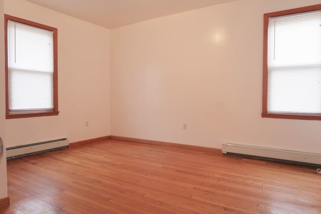 Building Photo - 267 Wilson Ave