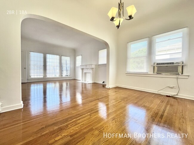Building Photo - 508 1/2 N Genesee Ave Los Angeles, CA 90036