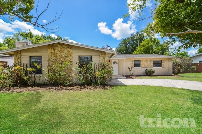 Building Photo - 120 Waverly Dr