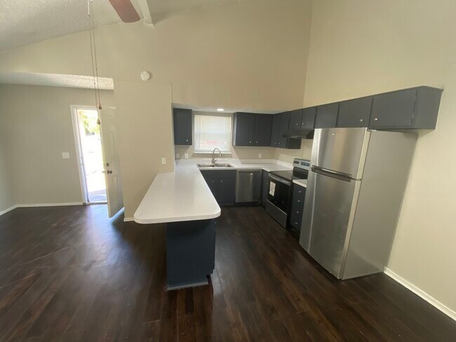 Foto del edificio - 4811 Houghton Ave