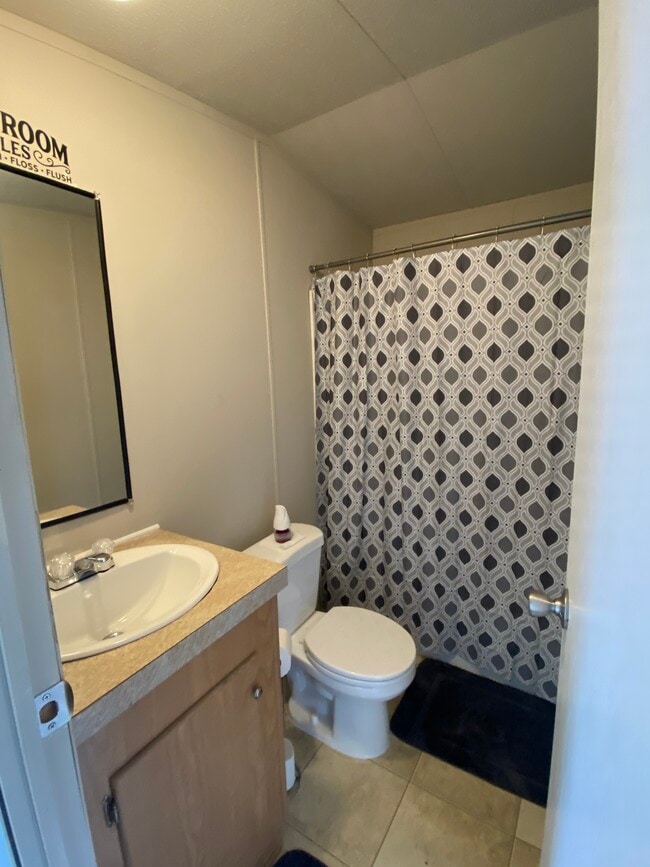 Building Photo - 178 High Rock Ct