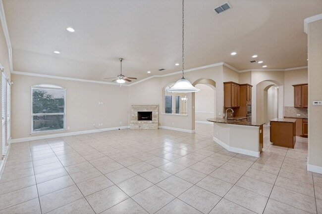Building Photo - 23214 Crest View Way