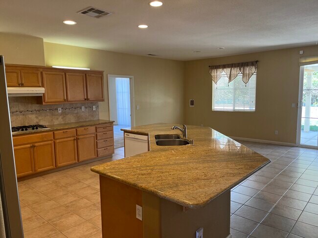 Building Photo - 4656 Palomino Way