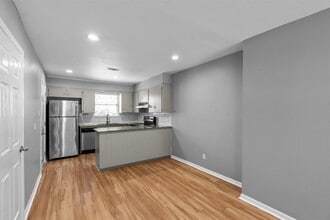 Building Photo - 2205 Lanier Dr