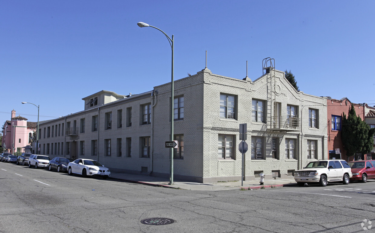 Primary Photo - Fremont Apartments