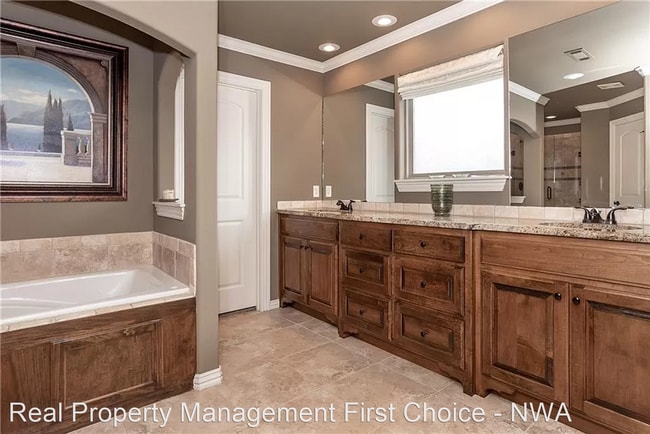 Building Photo - 4 br, 3 bath House - 3905 SW Gemstone Blvd