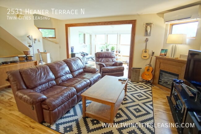 Building Photo - 2531 Heaner Terrace N