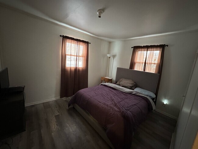 Foto del edificio - 1276 Frederick Blvd