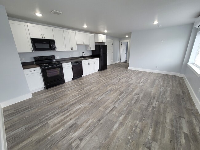 Building Photo - Chicane Apartments at the Riverwalk