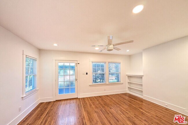 Foto del edificio - 942 Lincoln Blvd