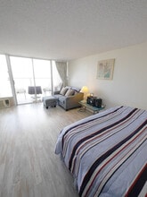 Building Photo - 445 Seaside Ave