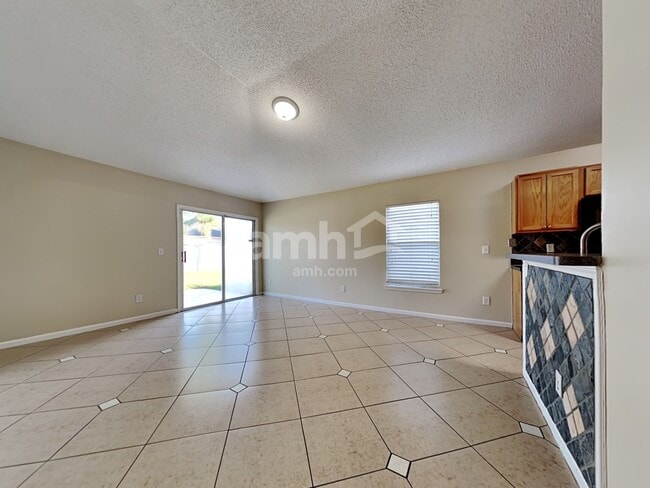 Foto del edificio - 9261 Redtail Dr