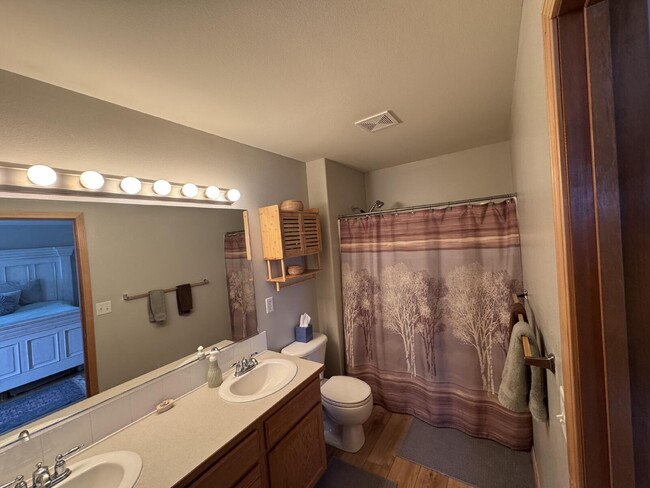 Building Photo - 3 bed 2 bath Five Mile Prairie home