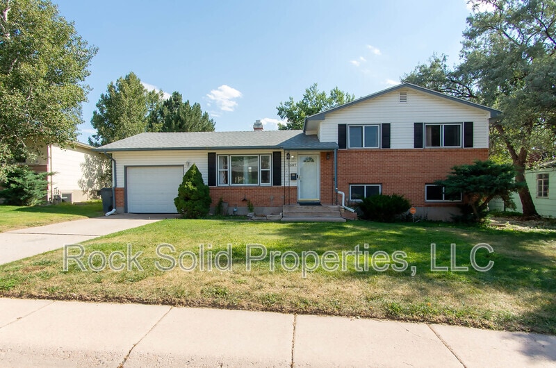 Primary Photo - 4507 E 10th St