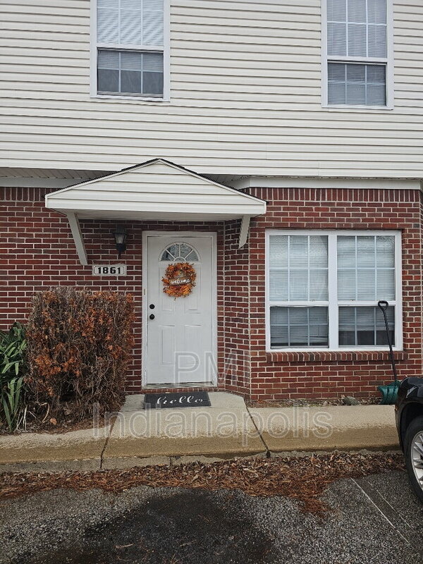 Primary Photo - 1861 Winfield Park Dr