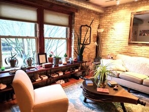 Building Photo - 321 Custer Ave