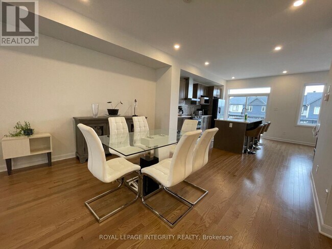 Building Photo - 51 Lakepointe Dr