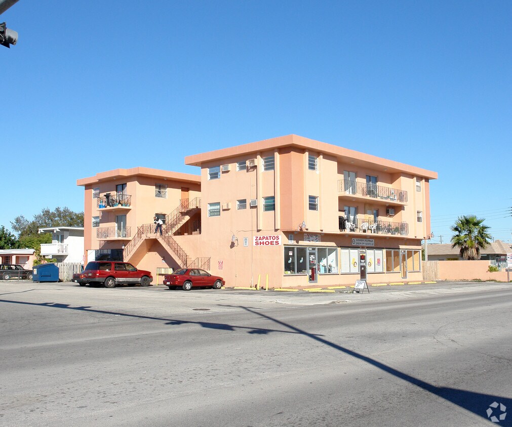 Foto principal - 3800 E 4th Ave