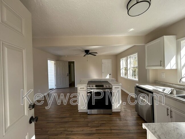 Foto del edificio - 2920 Shelby Dr
