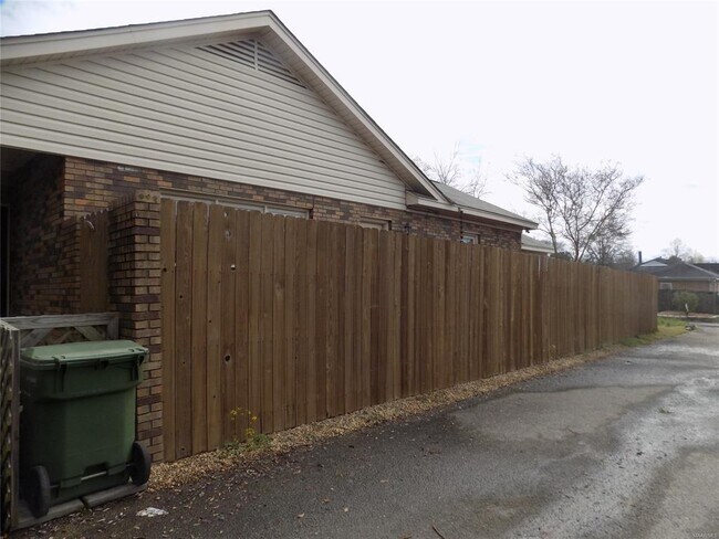 Building Photo - 4602 Cherry Tree Terrace
