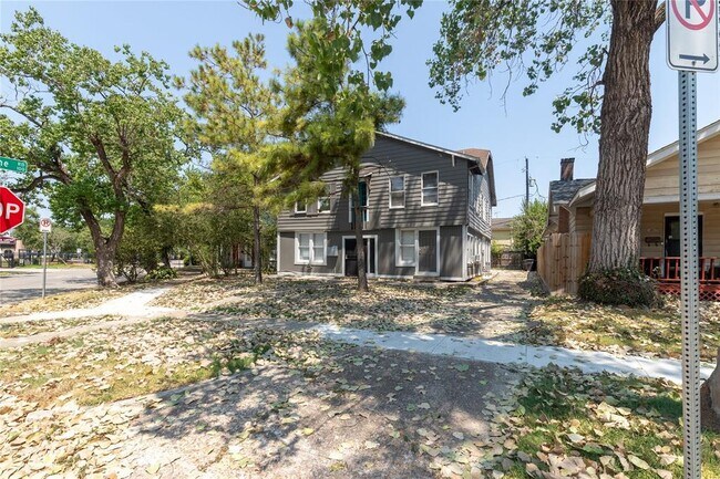 Foto del edificio - 4405 Woodside St