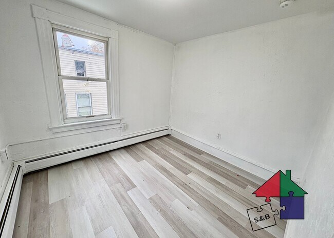 Foto del edificio - 94 Malletts Bay Ave