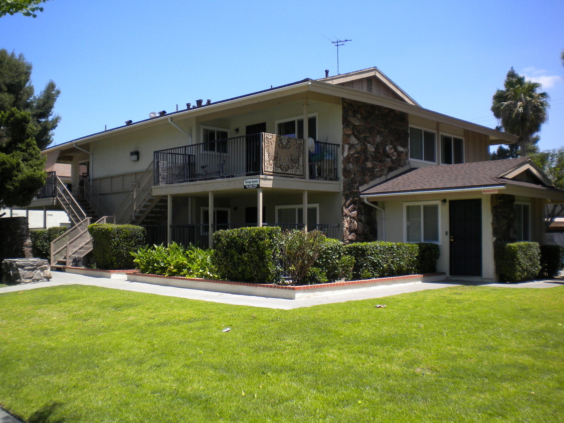 Primary Photo - 1308 N Fashion Ln