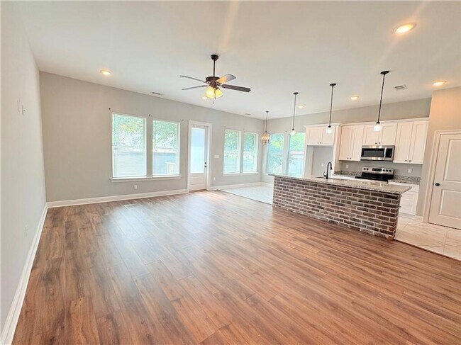 Foto del edificio - 57304 Oak Ave