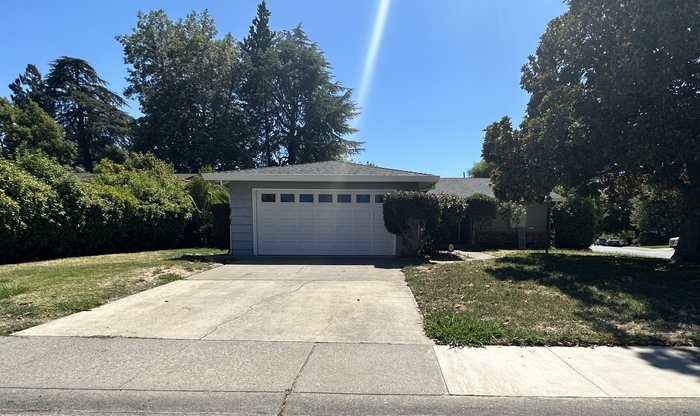 Primary Photo - Beautiful 3 bedroom 2 bathroom home in Cit...