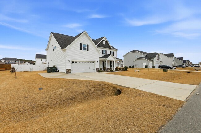 Foto del edificio - 107 Salmon Ln