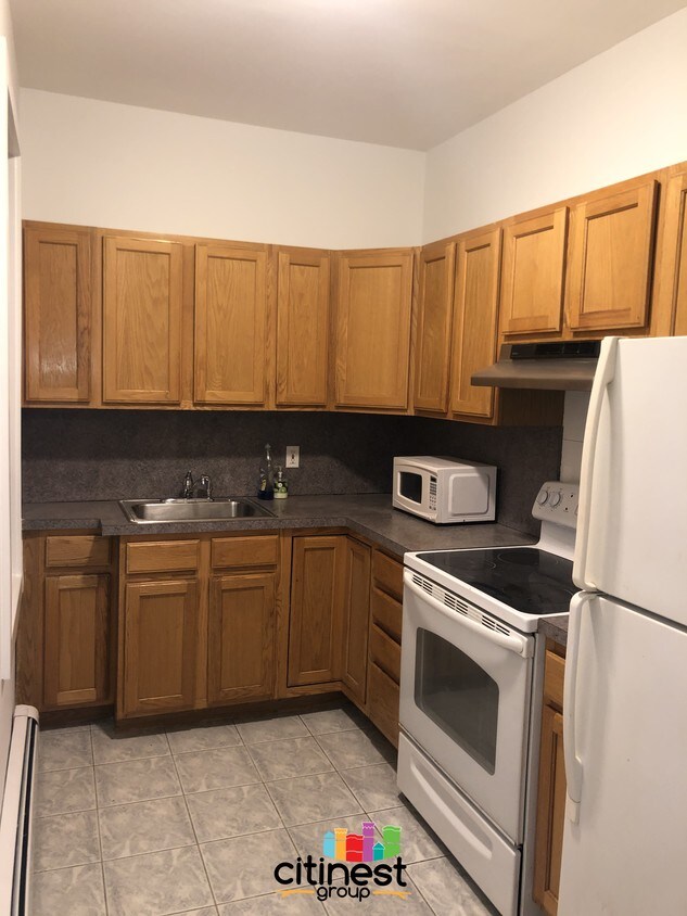 Primary Photo - 205 Amity St