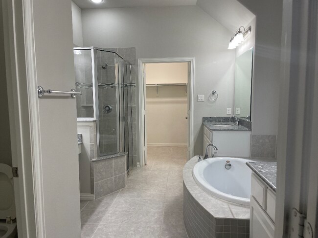 Foto del edificio - 6809 Helena Way