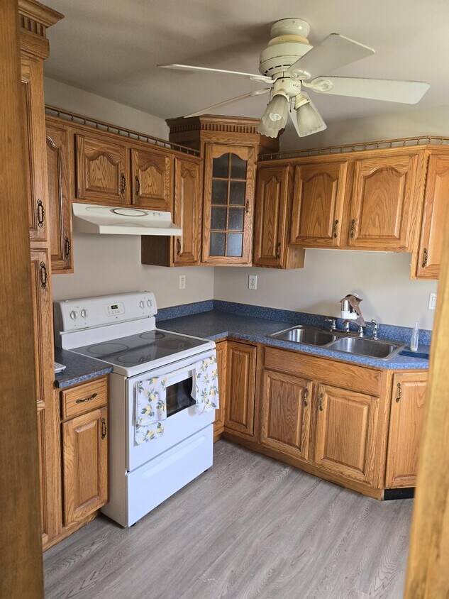 Building Photo - 25517 Yale St