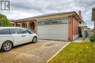Building Photo - 15 Arkona Dr