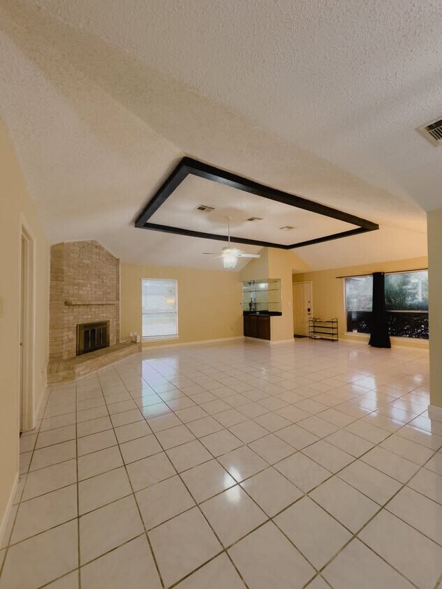 Foto principal - 6235 Havendale Dr