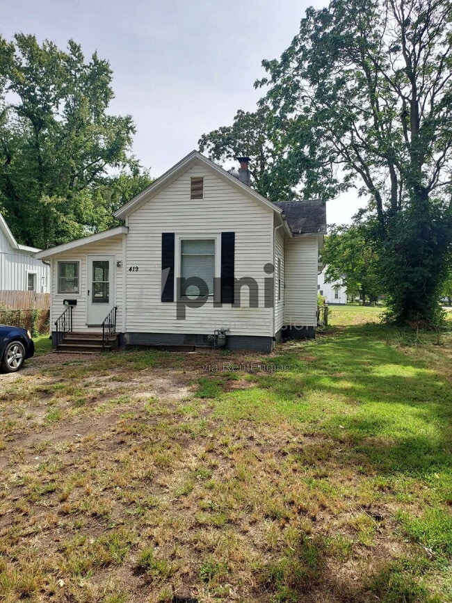 Building Photo - 419 E Peoria Ave
