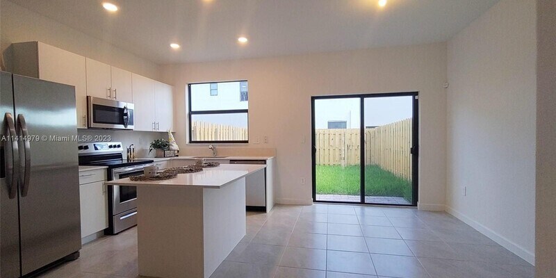 Foto principal - $2,600 11723 SW 246 Terr CORSICA