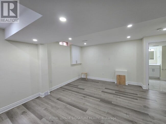 Building Photo - 68 Mullis Crescent
