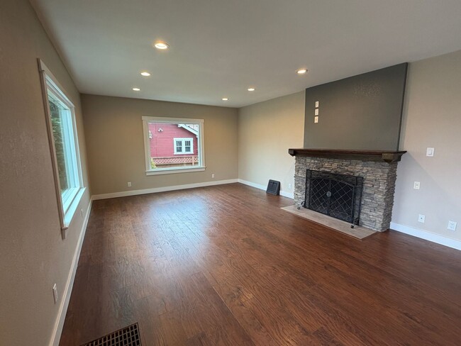Foto del edificio - 3 Bedroom 1.5 Bath Single Family house on ...