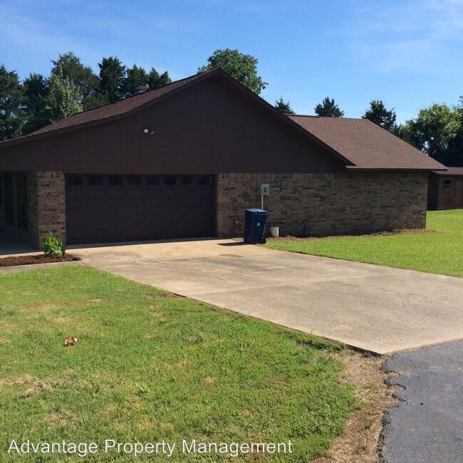 Building Photo - 3040 Lakeview Acres Rd