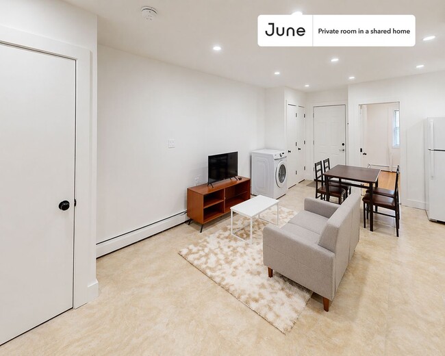 Foto del edificio - Room in Shared 3 bed/1 bath home