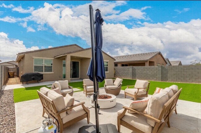 Building Photo - 12554 W Candelaria Dr