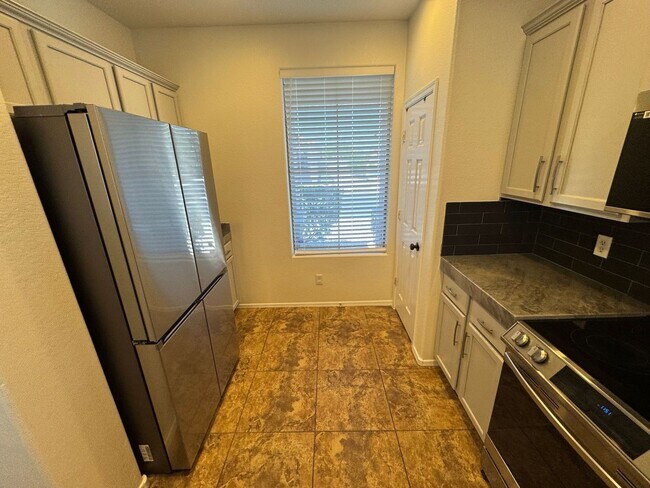 Foto del edificio - 4133 E Cherry Hills Dr
