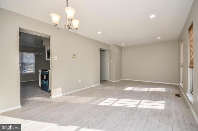 Building Photo - 8 Hines Ct