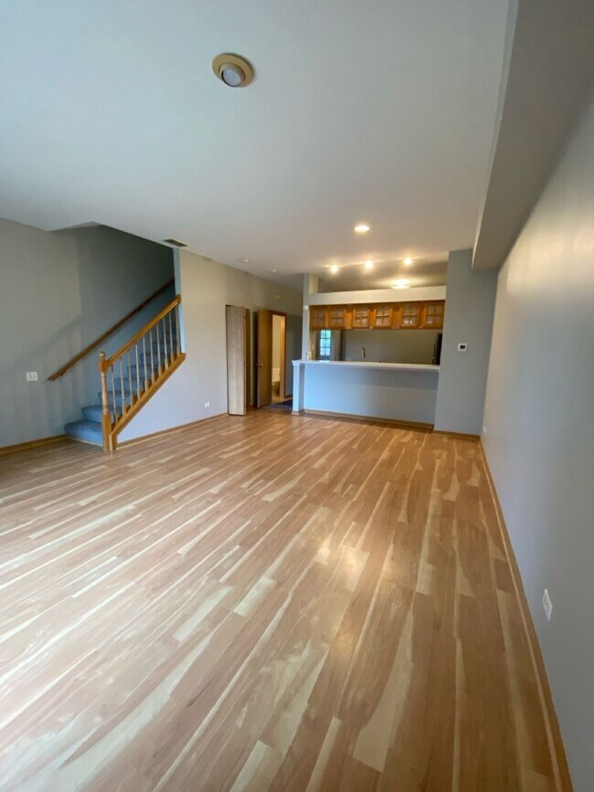 Building Photo - 2625 Carrolwood Rd