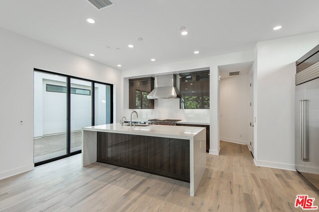 Foto del edificio - 12983 Bluff Creek Dr